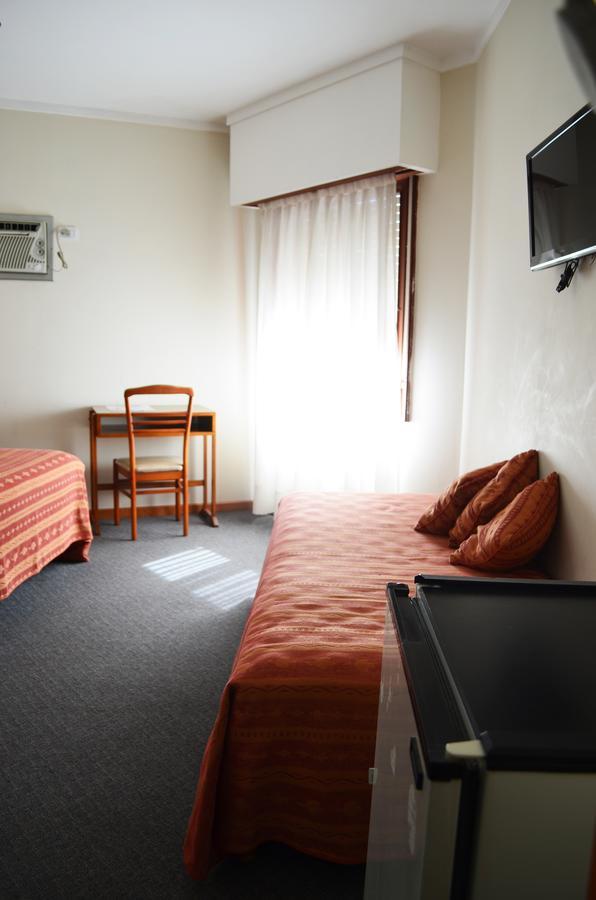 Hotel Huemul General Roca Luaran gambar